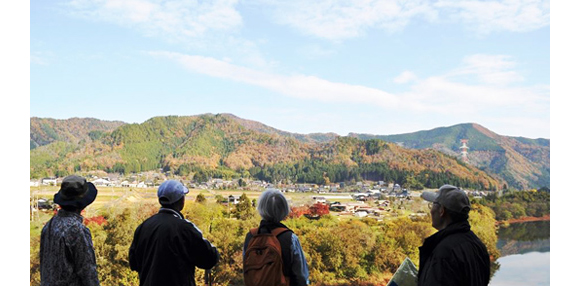 紅葉の遊歩道